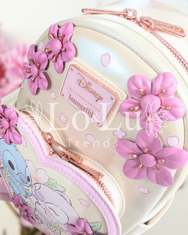 2026/02/1000323634.png Mochila aperlada con flores Angel y Stitch Loungefly